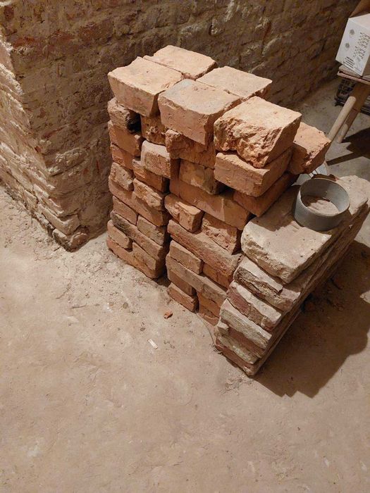 Цегла  шамотна та вогнетривка з розібраноі кахельноі пічки 100шт бв