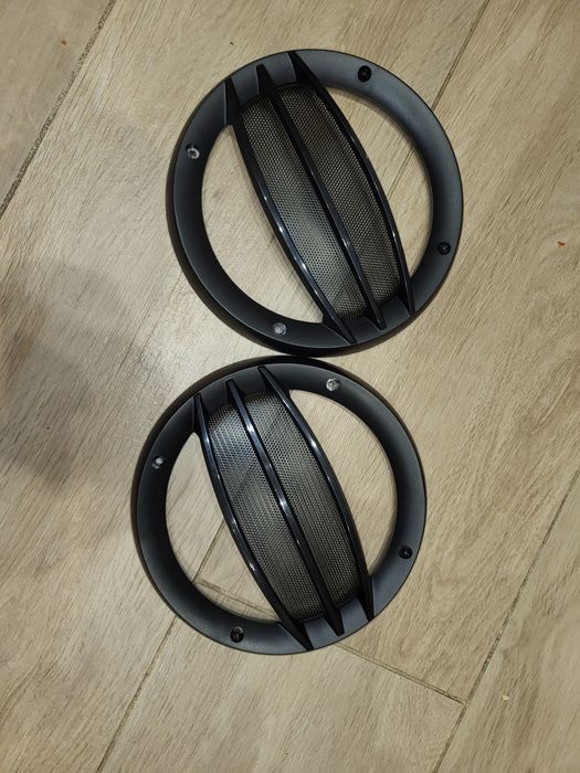 Продам решітки для динаміків авто