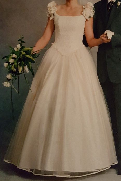 Suknia ślubna z Salonu, kwiaty 3D pastelowe, kolor ecru roz. 38 lub 36