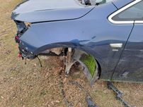 Błotnik lewy przedni Opel Astra j z22a zgeu