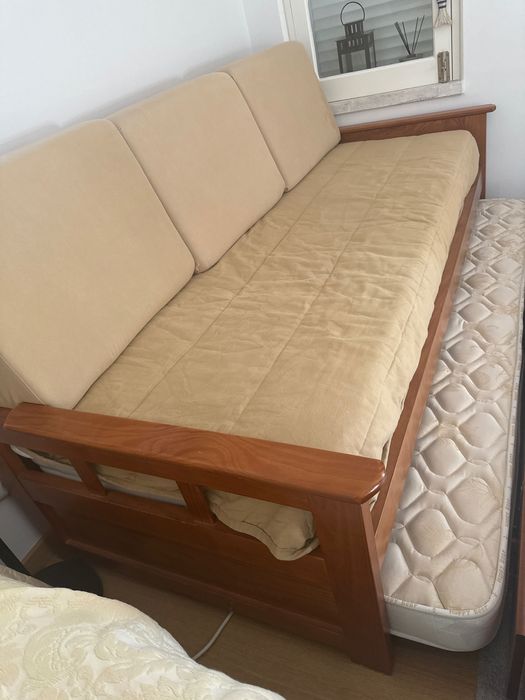 Sofá cama dupla em madeira