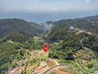 Terreno com palheiro vista mar e montanha no Santo da Serra