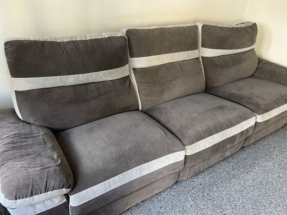 Sofa eletrico cinza claro e cinza mais escuro