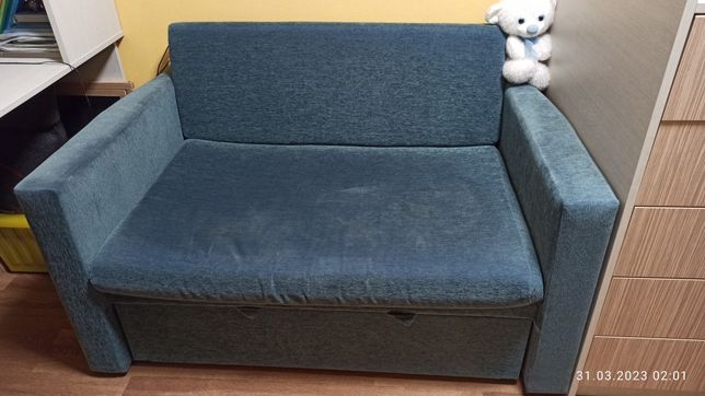 Розкладний диван невеликий