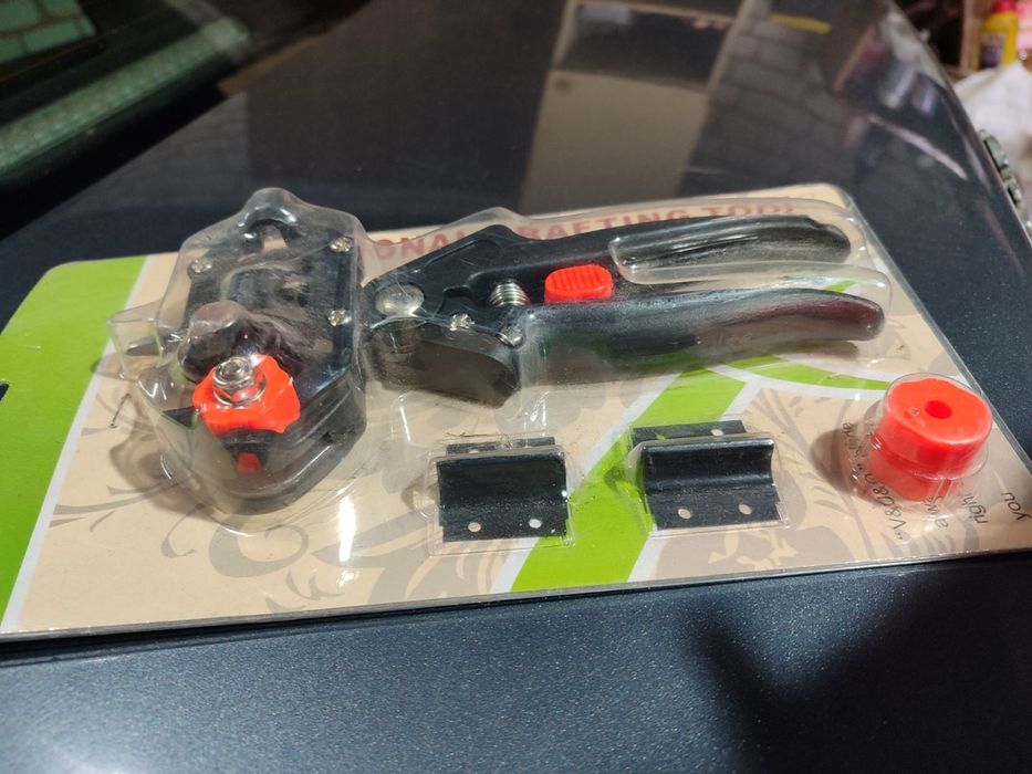 Секатор прививочный