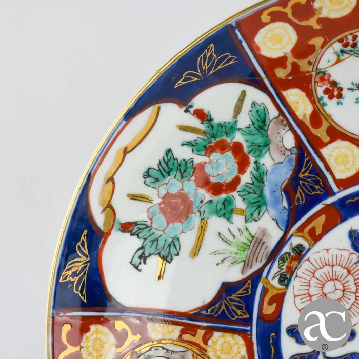 Prato em porcelana do Japão decoração Imari, meados do séc. XX