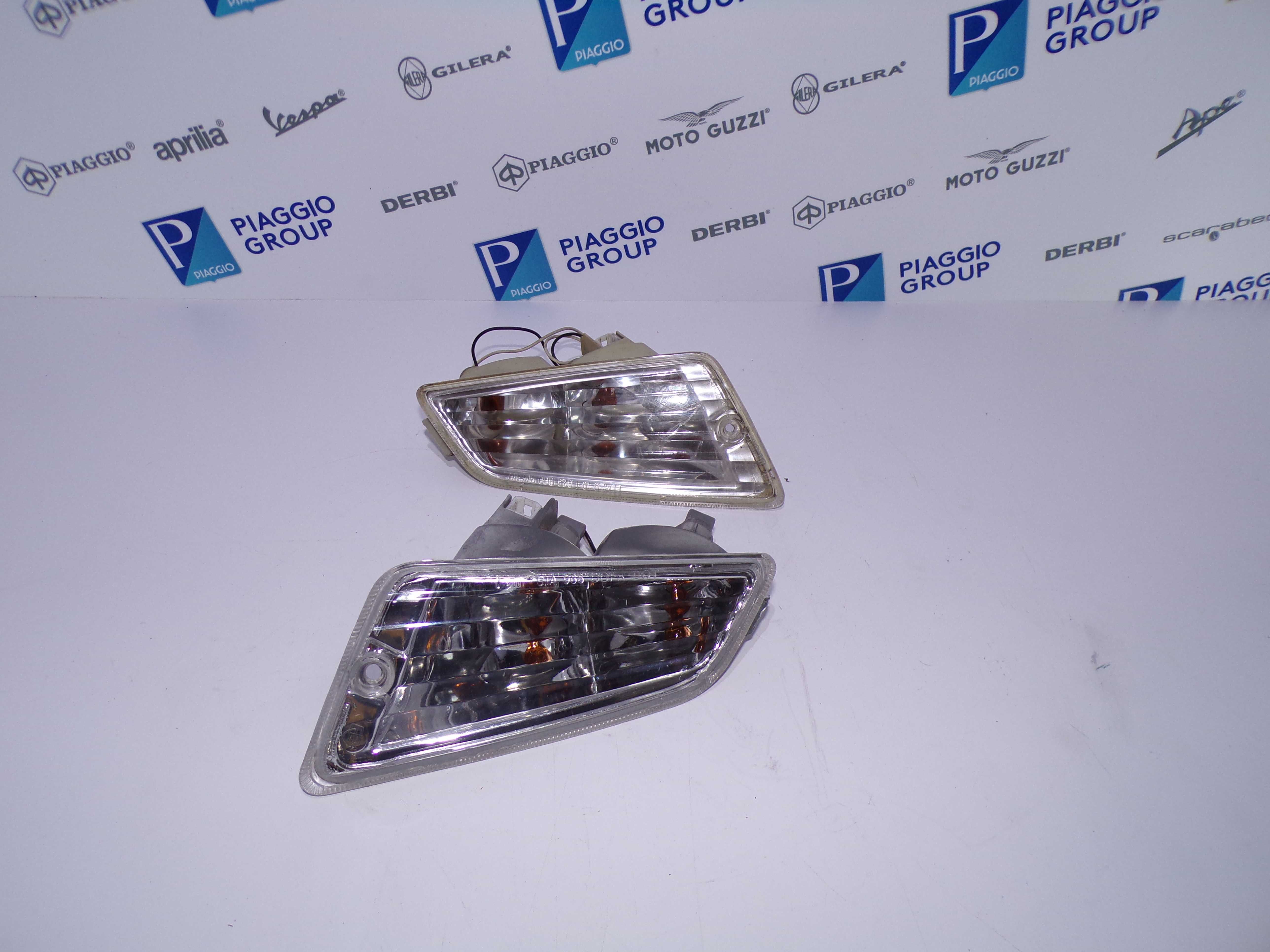 Komplet Kierunkowskazów Kierunki Przód Vespa Granturismo GT 125/200