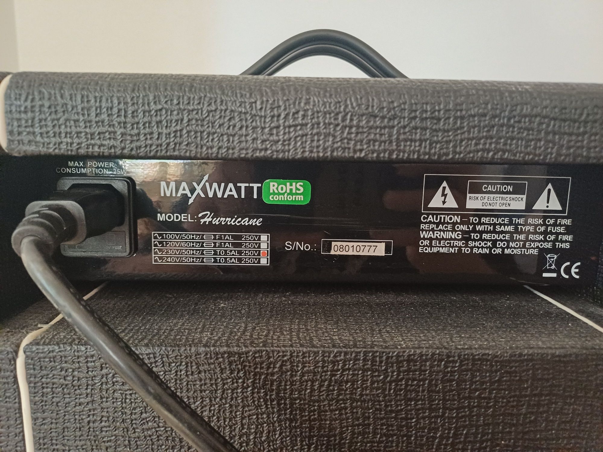 Wzmacniacz basowy Hiwatt Maxwatt

mam na sprzedaż wzmacniacz basowy Hi