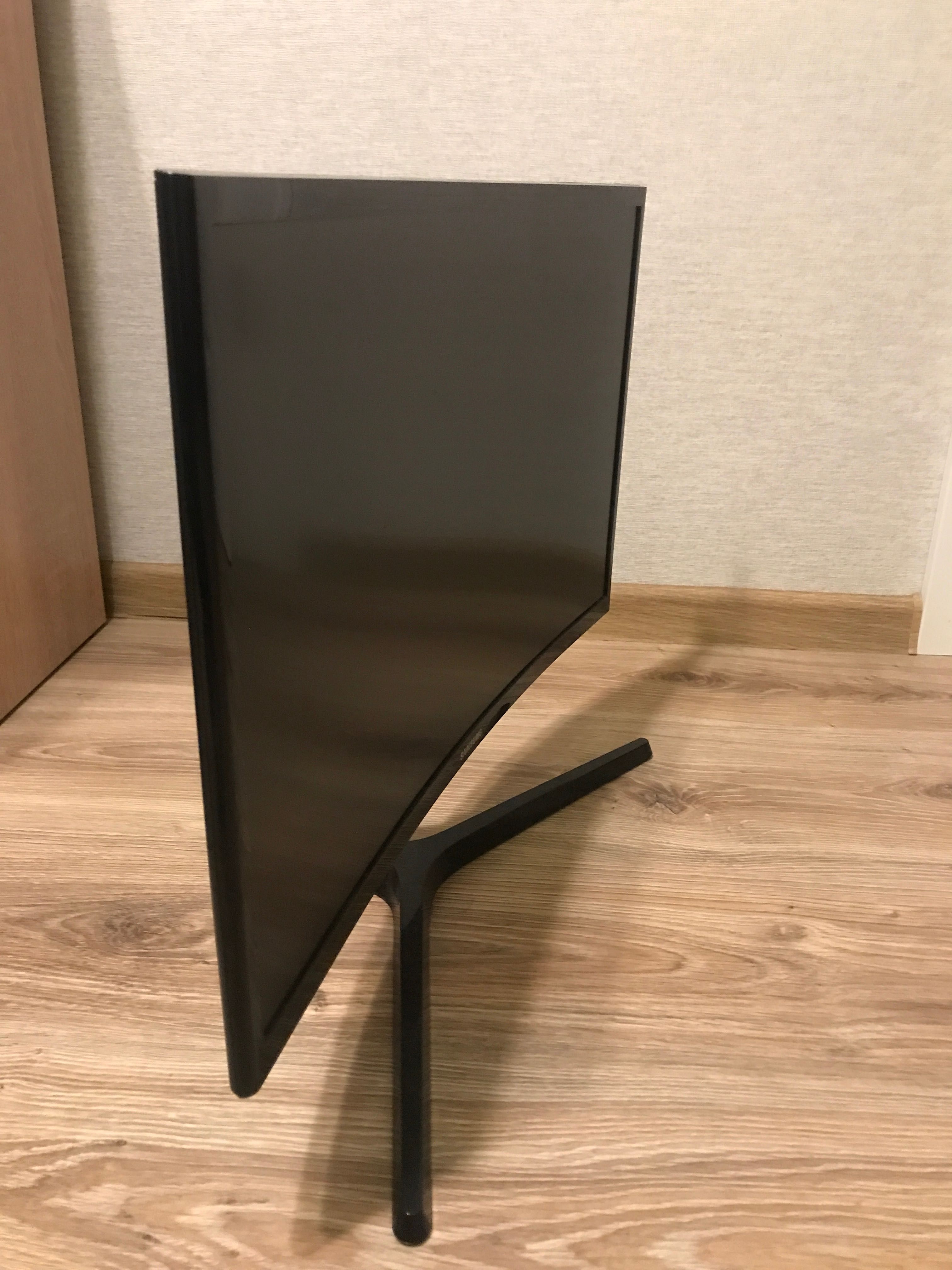 Monitor Samsung C24RG50FQI