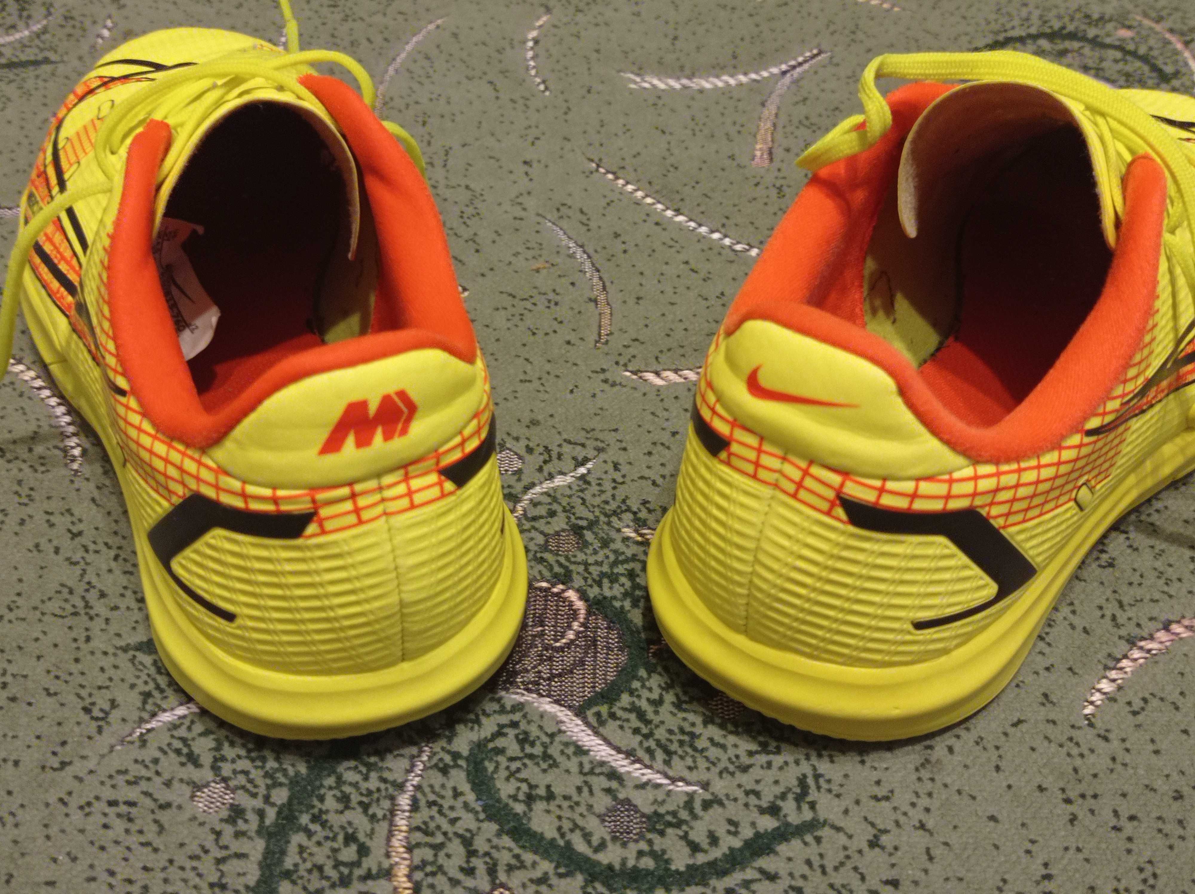 Футзалки Nike Mercurial (оригинал)фирменные размер-37,5 стелька-23,5см