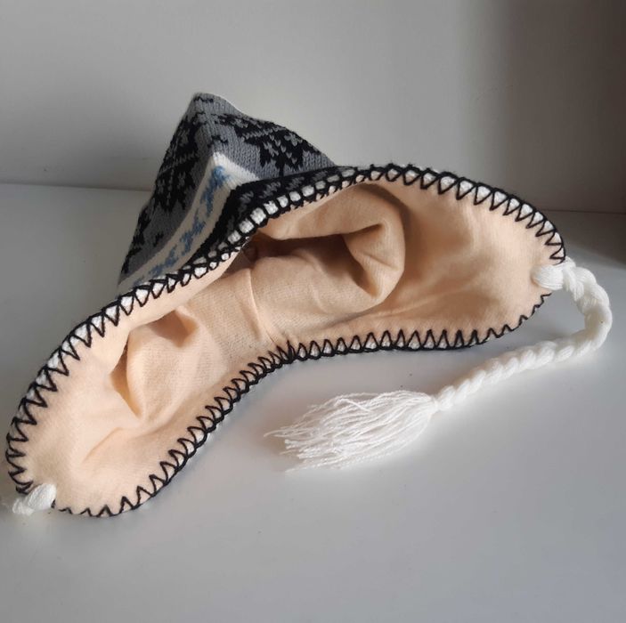 Gorro Criança c/ Pompom Tranças Tapa Orelhas Novo