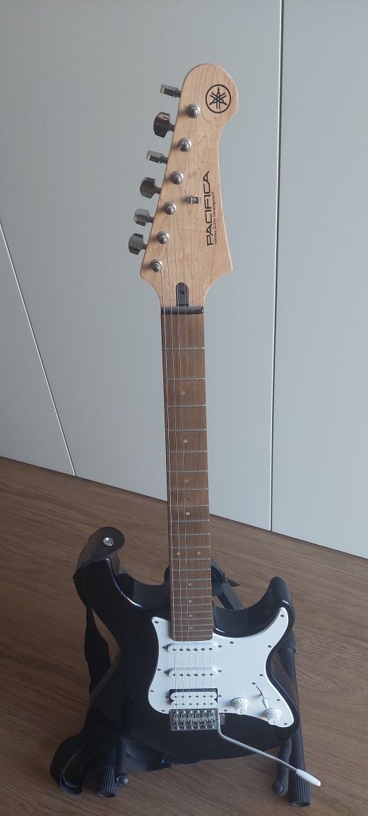 Guitarra elétrica Yamaha Pacifica