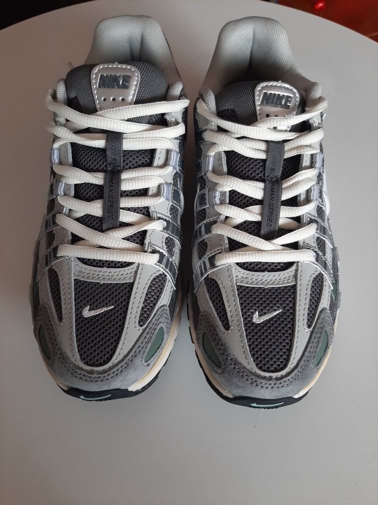 Ténis NOVOS nike P-6000