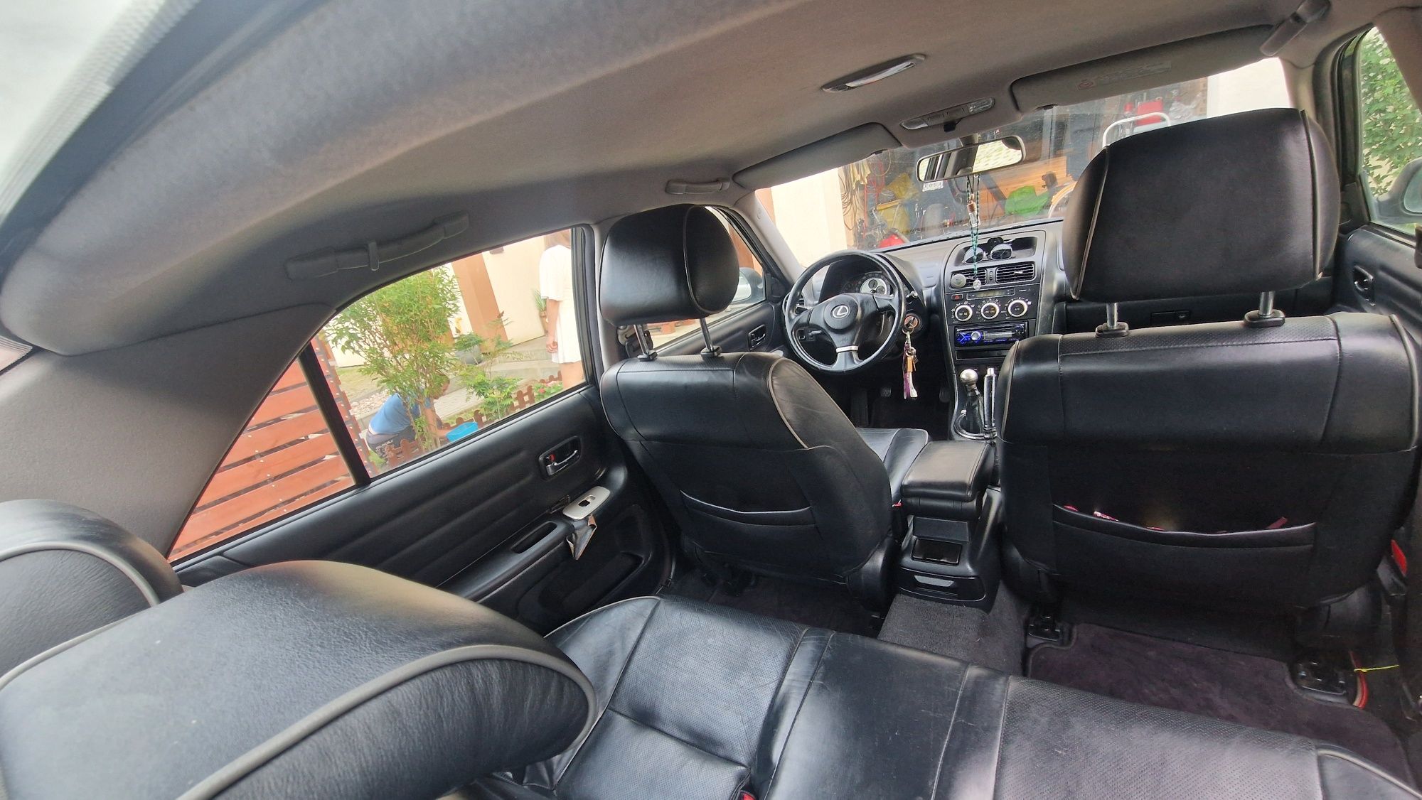 Lexus is200 manual 2004r.