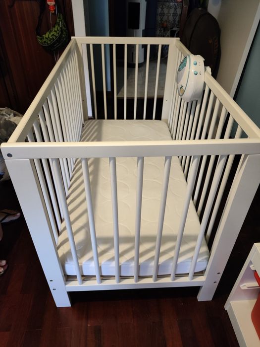 Berço IKEA com colchão