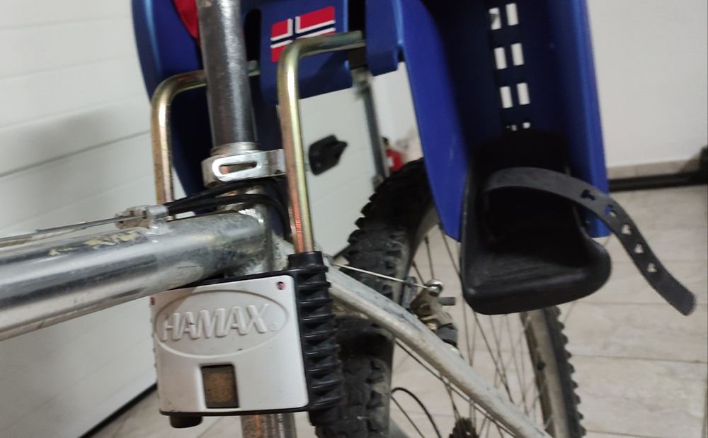Cadeira de criança para bicleta, marca HAMAX.