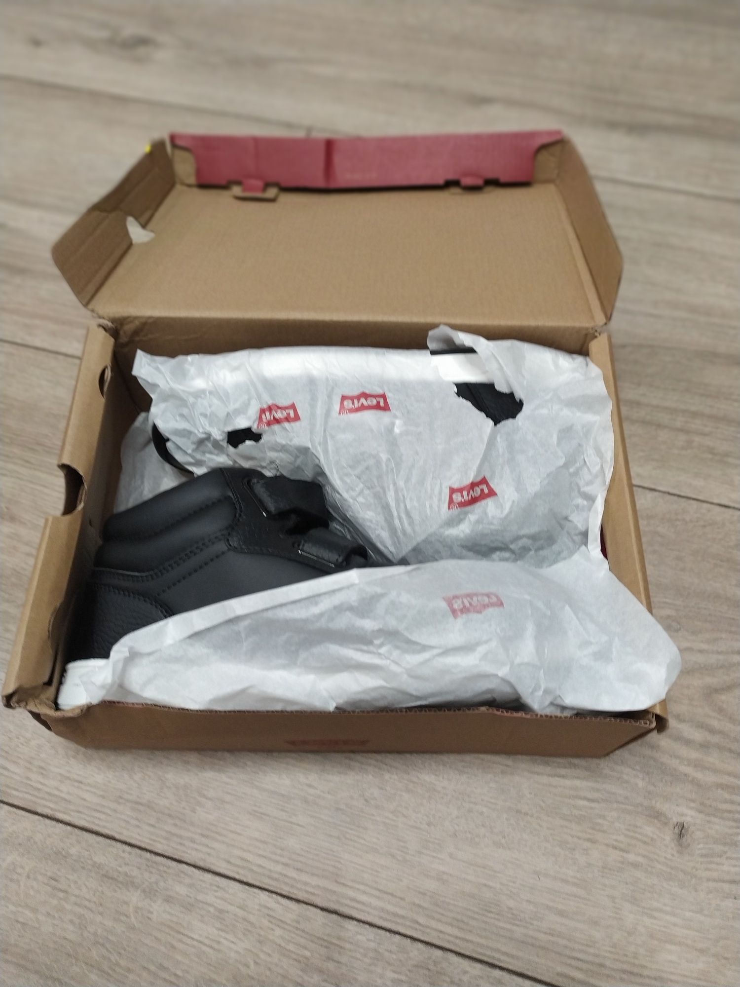 Buty Levi's 38 dla chłopaka