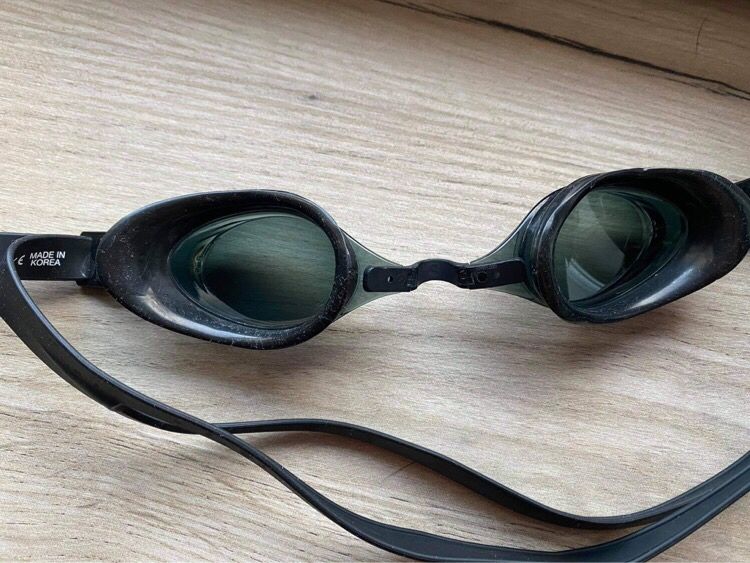 Sprzedam korekcyjne okulary do pływania