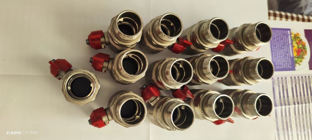 Zawór kulowy ze śrubunkiem DN 32 11/4'