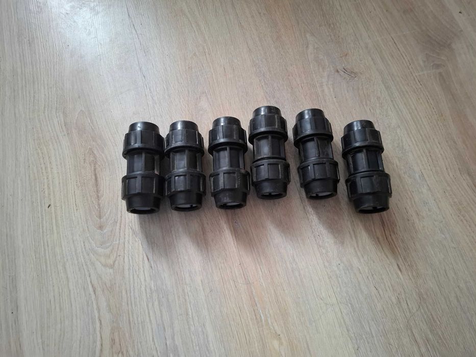 Złączka skręcana prosta równoprzelotowa Ø32mm do rur PE wodnych