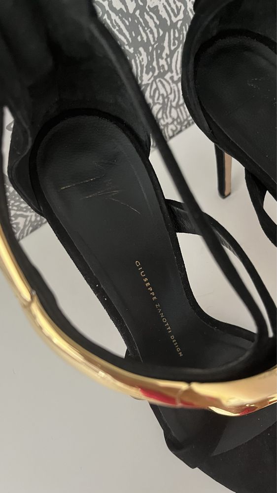 Giuseppe Zanotti Alien 115 camosico 38 czarne złote szpilki skóra