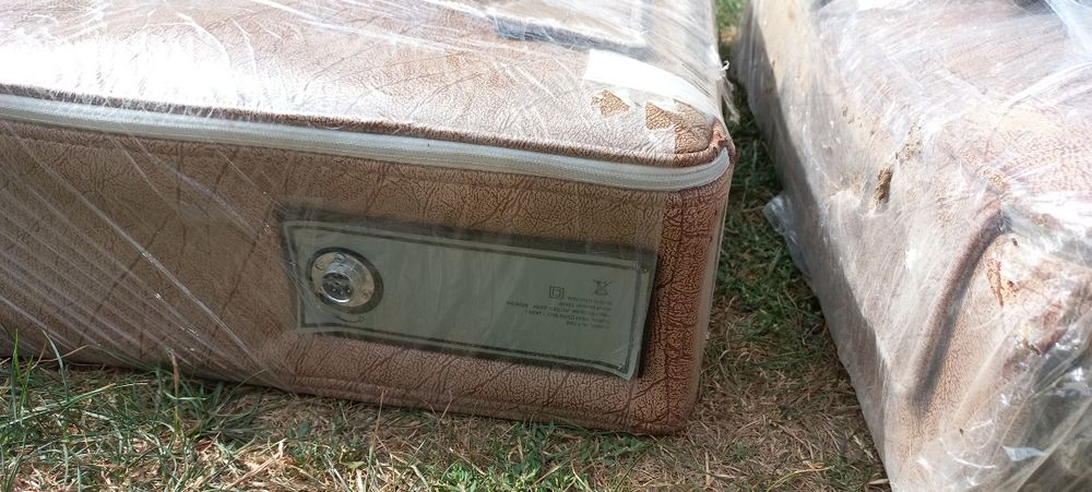 Продам массажну кровать в задовільному стані