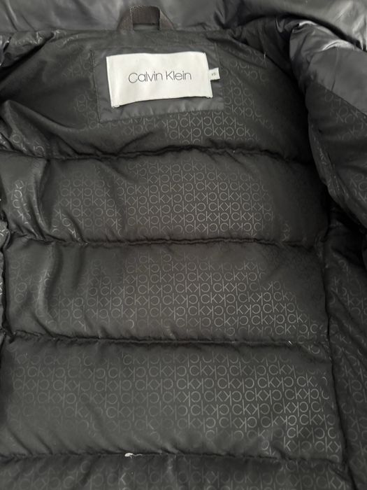 Zimowa kurtka Calvin Klein .