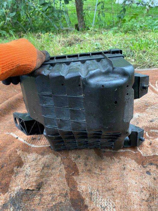 Корпус повітряного фільтра воздушного Audi A4 1.9TDI Ауді Авторозборка