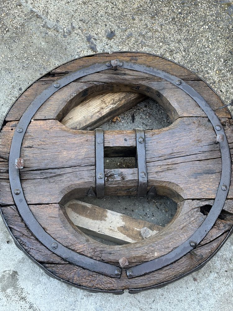 Roda/Mesa com tampo em vidro
