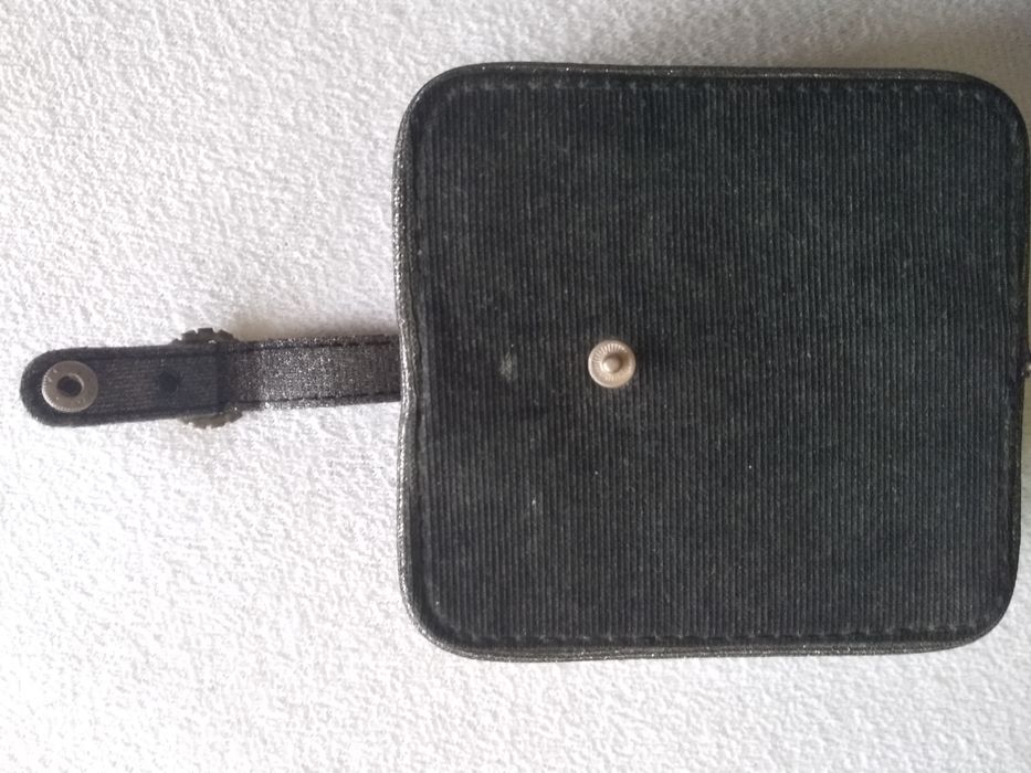 Caixa pequena de arrumação