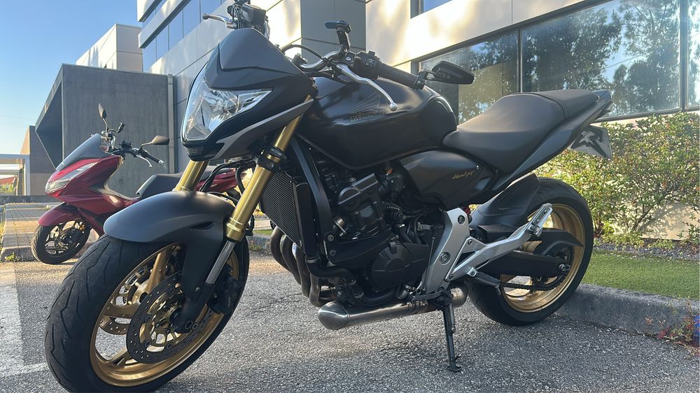 Hornet 2012 preto mate