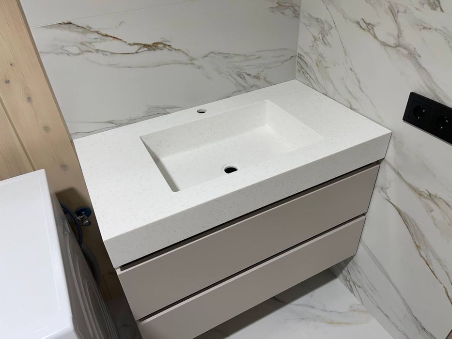 Рукомийник з акрилового камню