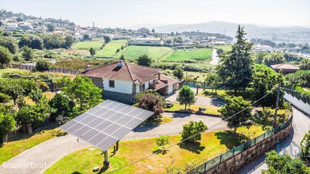 Casa / Villa T3 em Oliveira (Santa Maria) de 221,00 m2