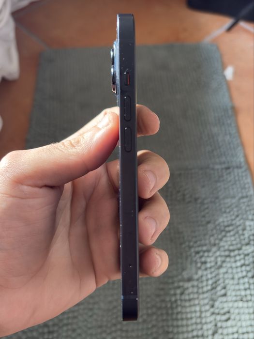 Iphone 13 com poucas marcas de uso