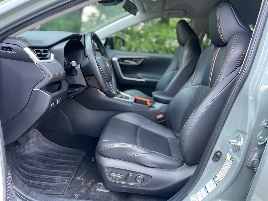 Toyota RAV4      2022