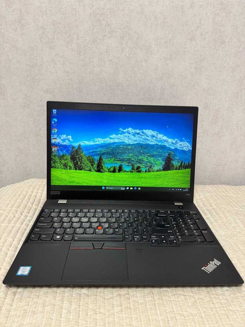 Lenovo ThinkPad T590  15.6 FHD (i7-8665U, 8GB RAM, 256GB SSD)