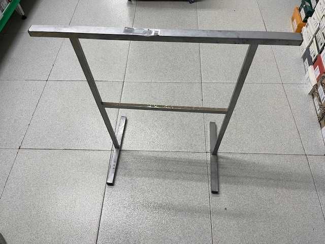 Cavalete Fixo cinza/preto 75Cm da marca TECRILANA