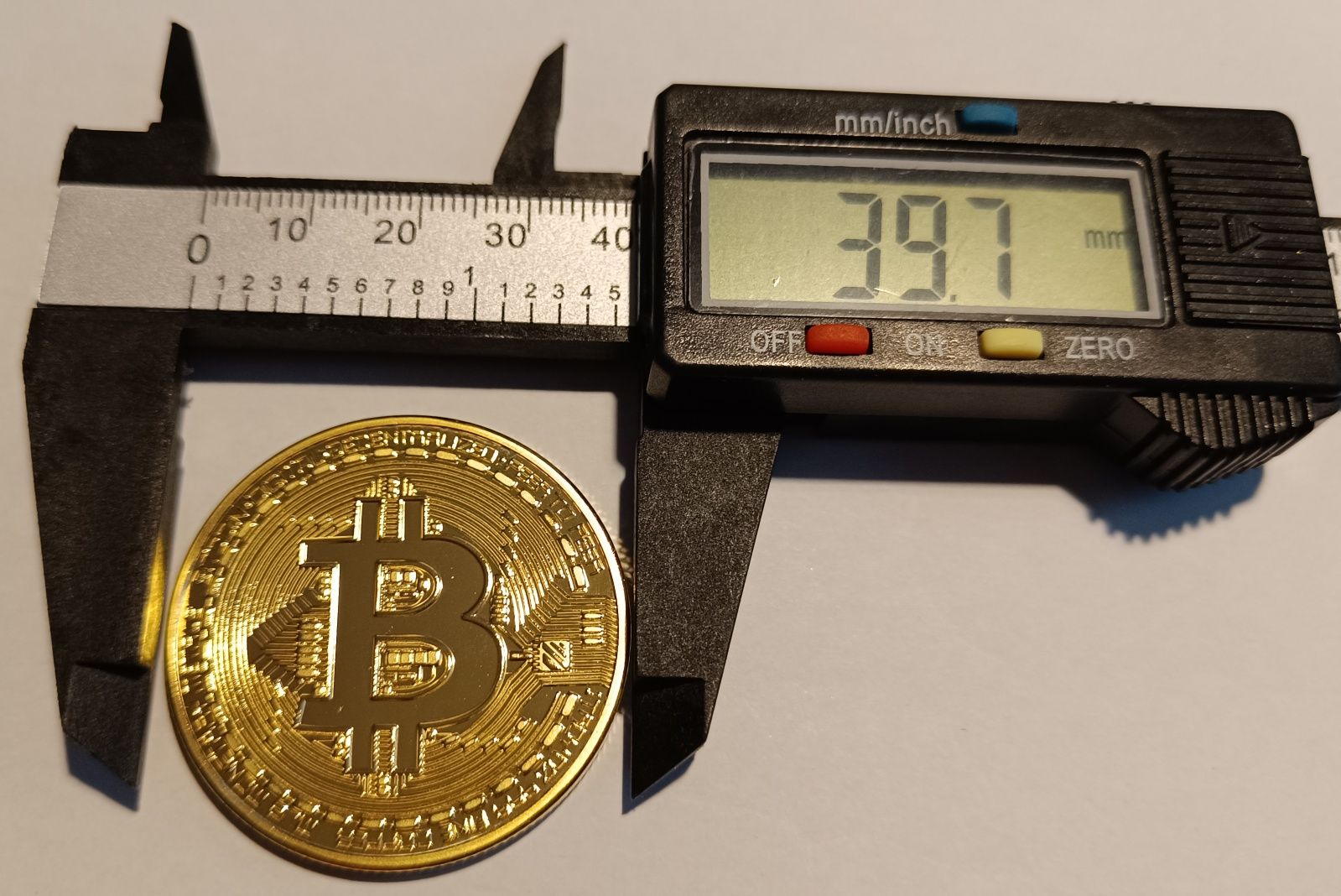 Moneta pamiątkowa - Bitcoin 2013