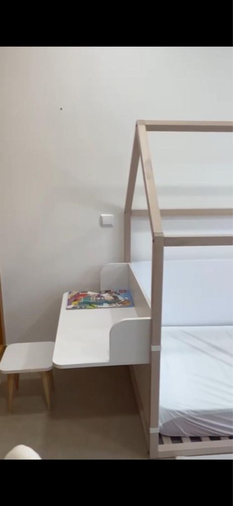 Cama casa com secretaria