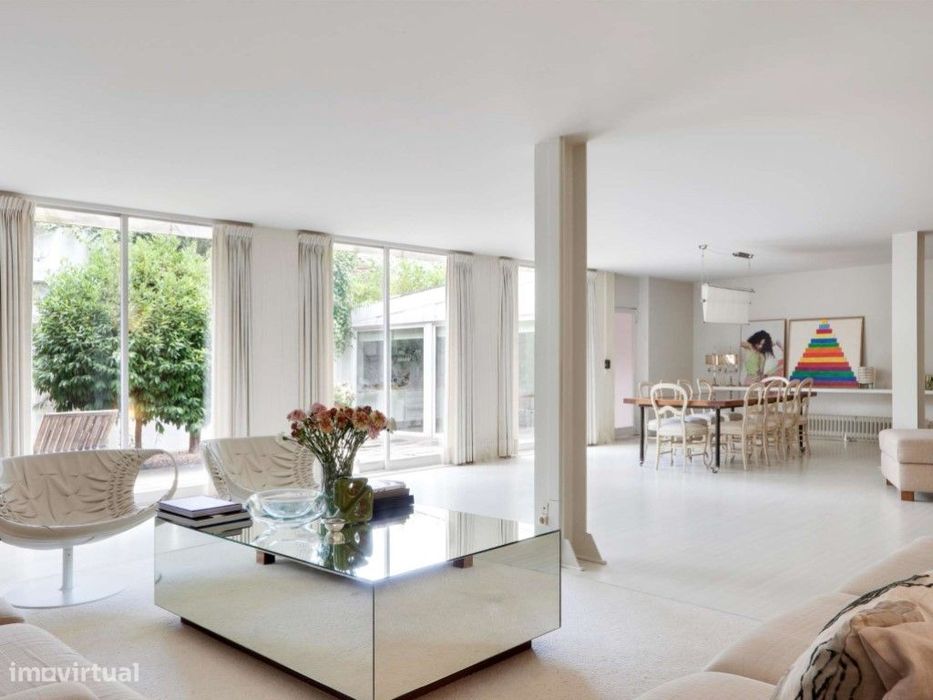 Moradia na Lapa T4+2 Triplex com jardim