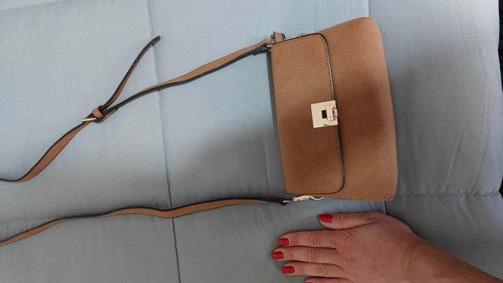 Carteira castanha pequena Parfois