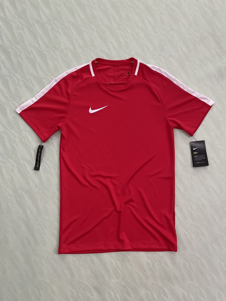 Спортивная футболка nike dri-fit