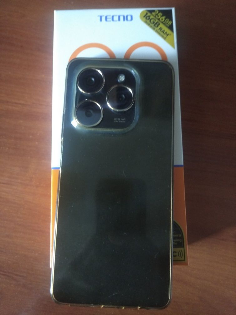 Продам Tecno Spark 20 pro 8/256