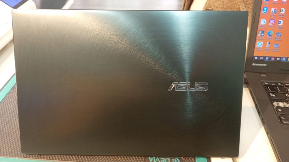 Portatil ASUS Zenbook