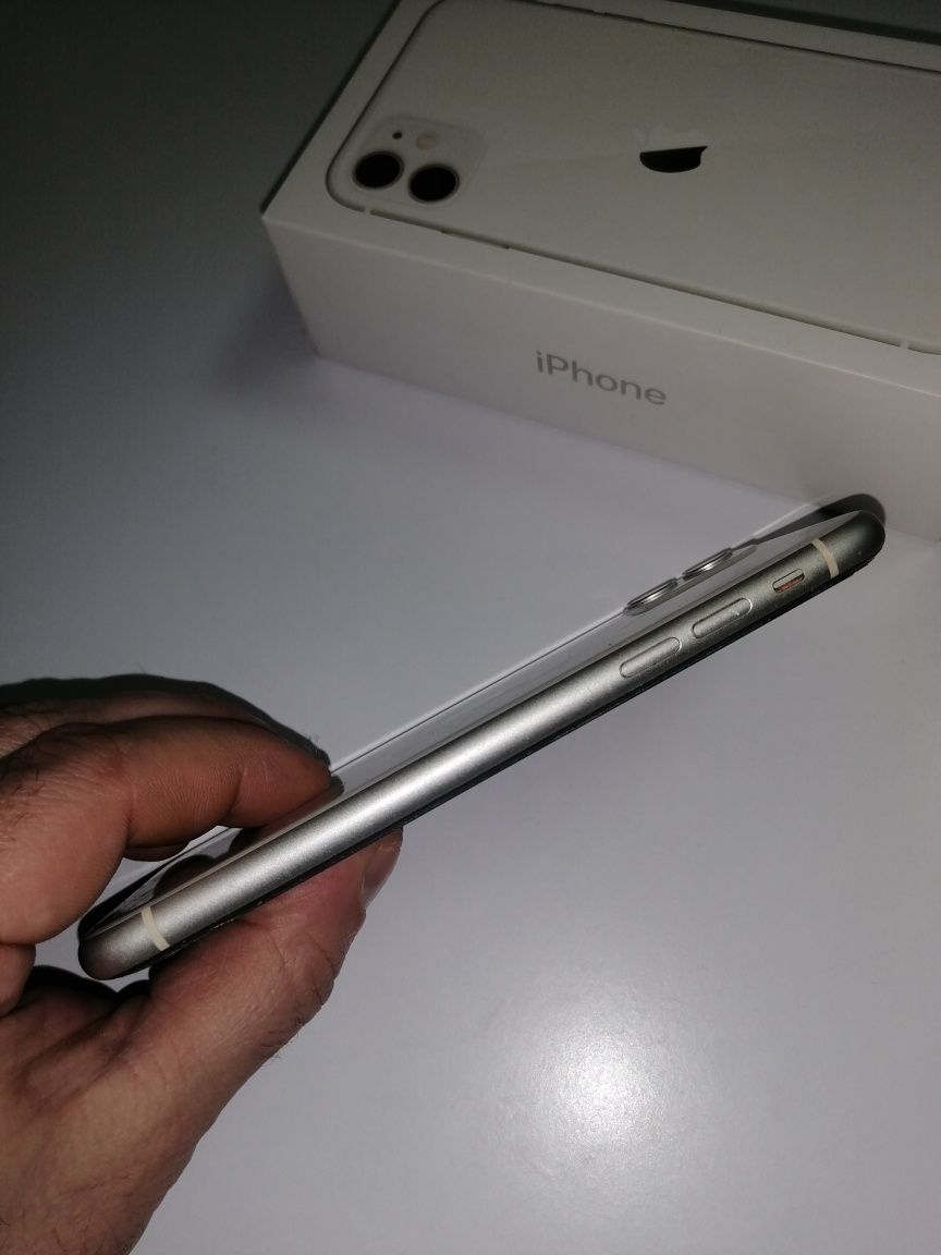 iPhone 11  128GB
