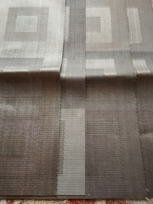 4салфетки на стол розмер ширина 45см на 32см цена за одну 40гр пишите