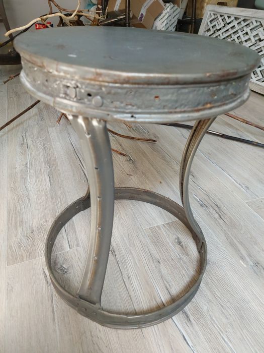 Kwietnik stojak ogrodowy artystyczny