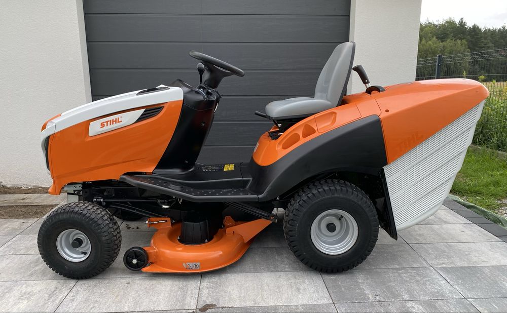 traktorek kosiarka  stihl RT 5097 Z. Silnik 2 cylindrowy B&S 16 km