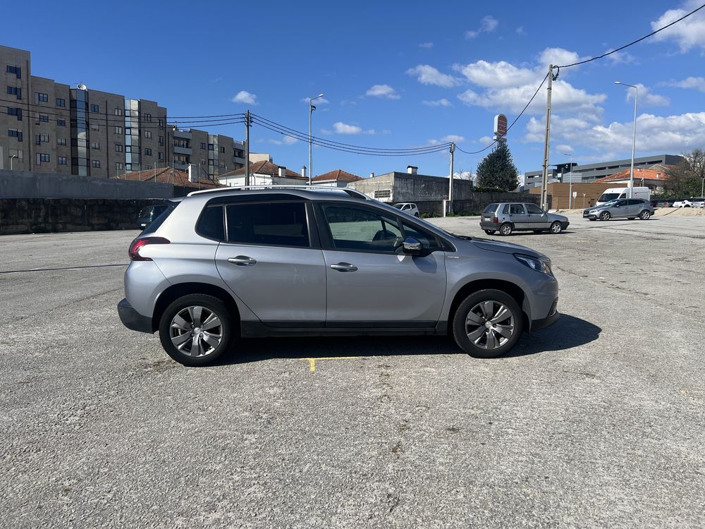 Peugeot 2008 1.2 PureTech Style
