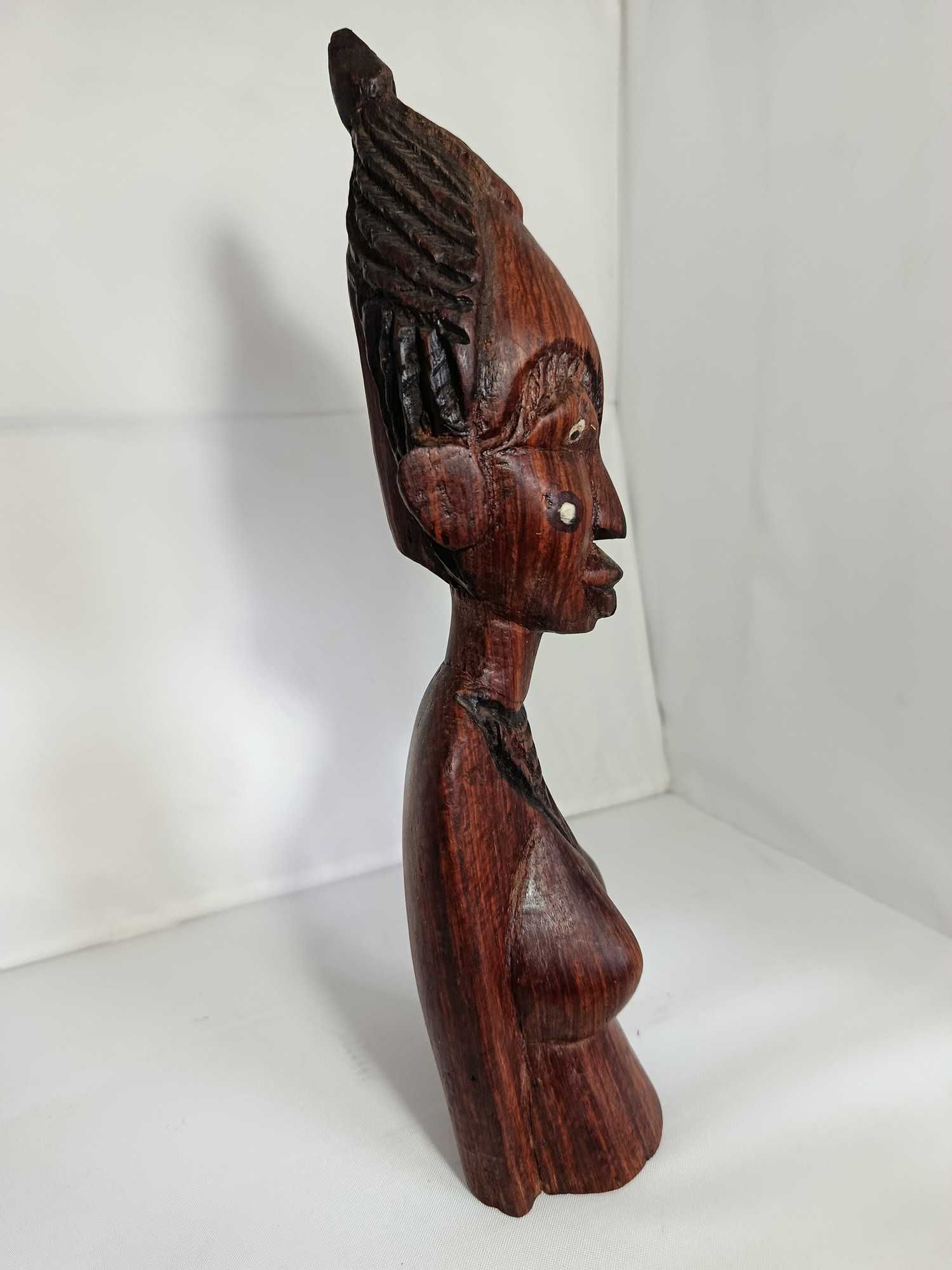 Escultura de Madeira Tronco de Mulher Africana